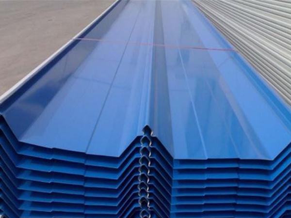 山西彩鋼板對(duì)存放環(huán)境的要求