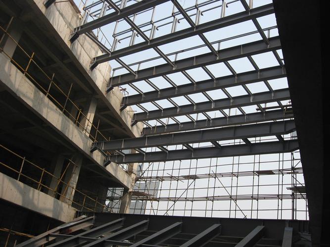 搭建太原鋼結構房屋時需要注意什么